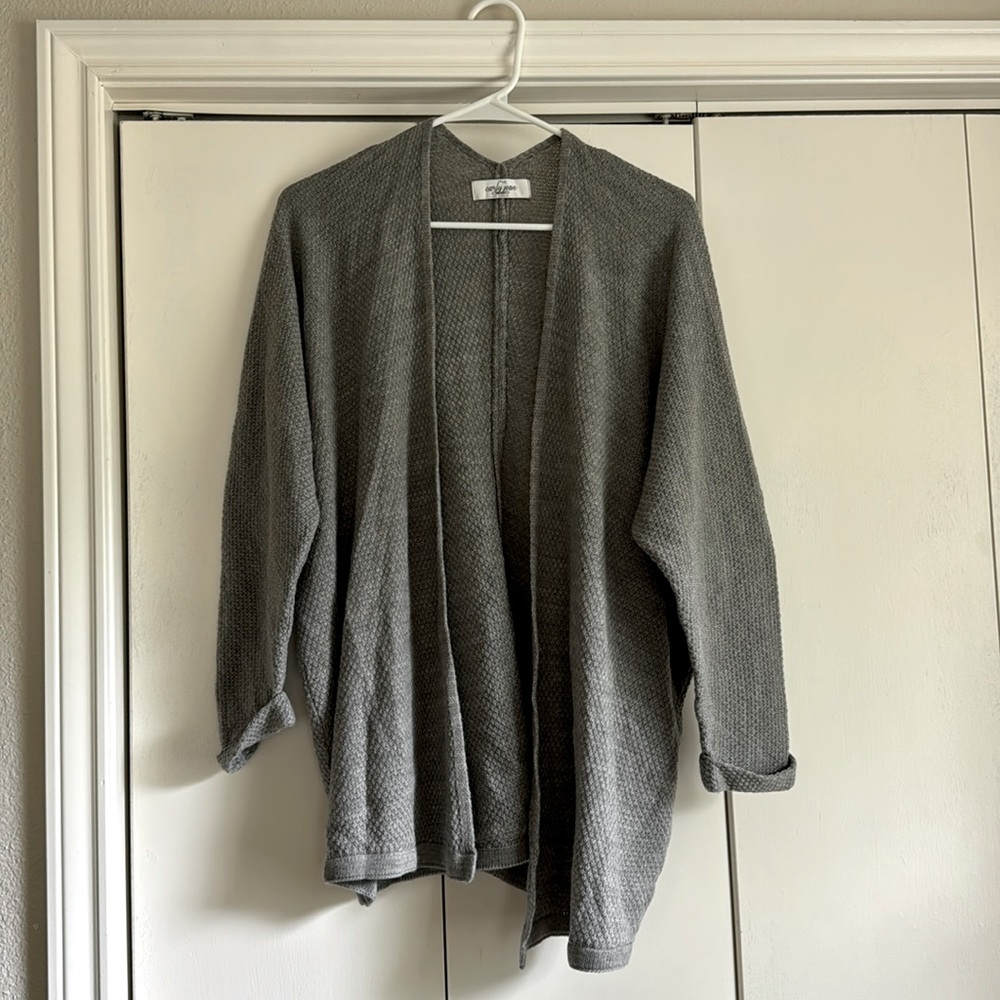 Carly Jean Los Angeles M/L Cardigan